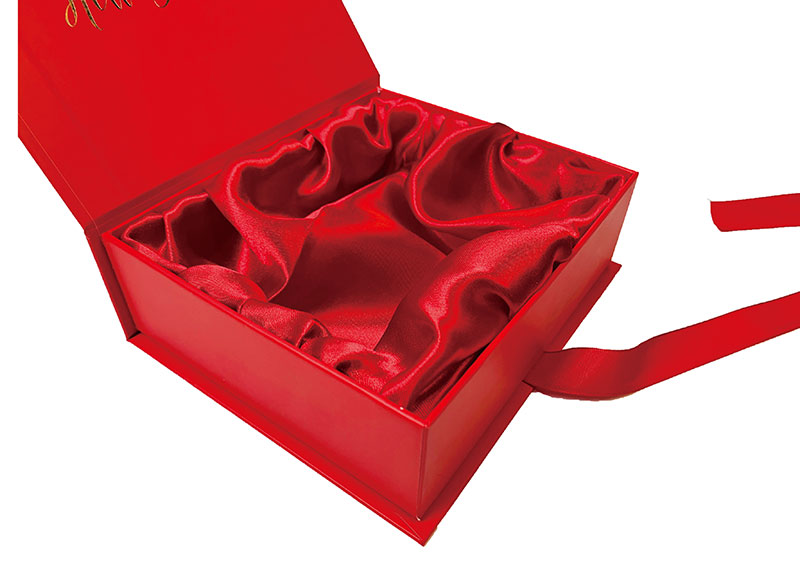 红卡纸烫金丝带绸布内嵌礼盒